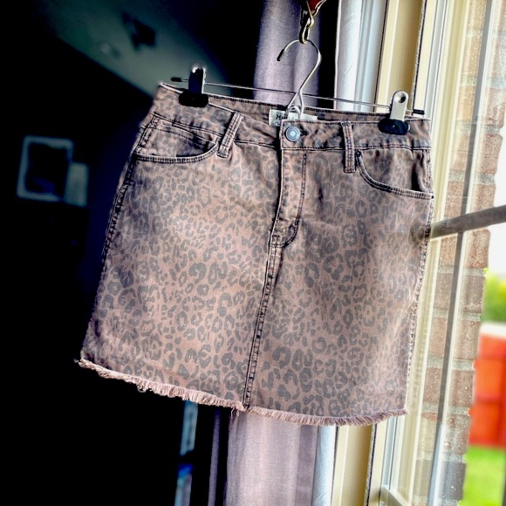 ⬇️ Mudd Cheetah Print Skirt NWOT